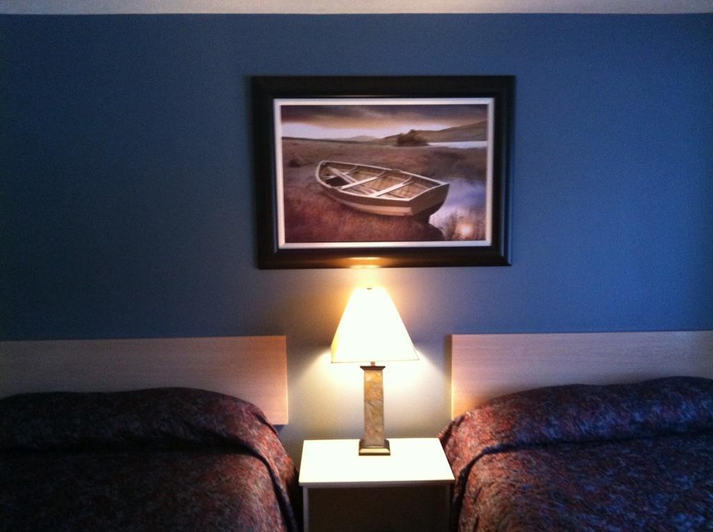The Walla Walla Inn Rainy River Εξωτερικό φωτογραφία